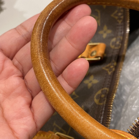 Authentic LV Speedy 35 - Picture 15 of 15
